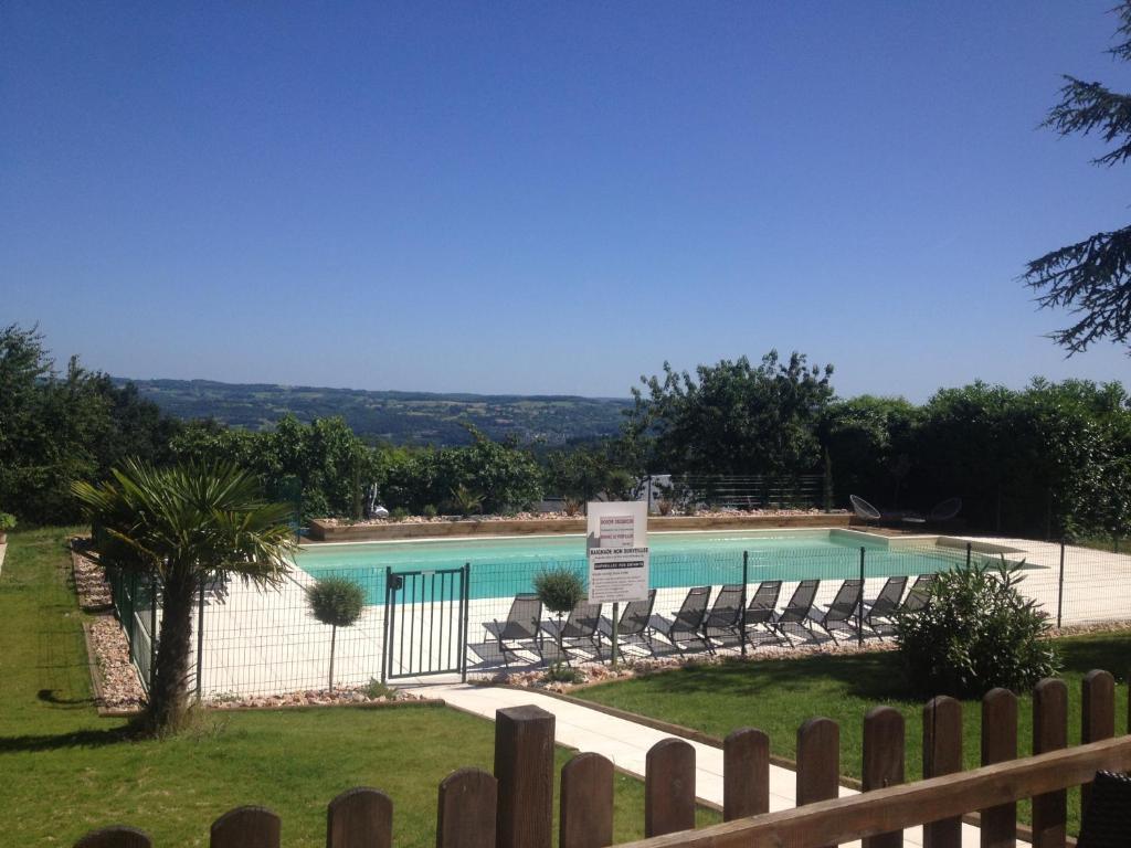 Hotel-Restaurant Les Collines Cublac Room photo